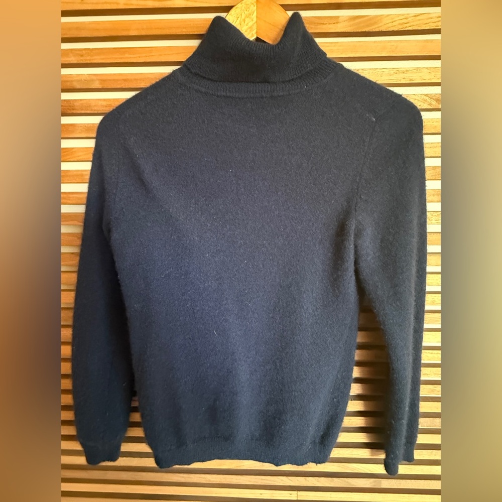 Charter Club Women’s navy Sweater Turtleneck
